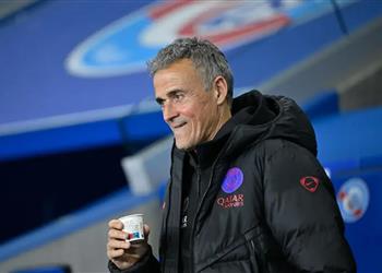 باريس سان جيرمان يتخذ قرار ا بشأن إنريكي