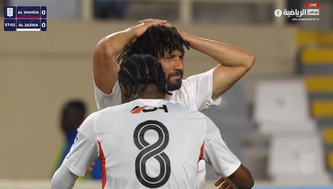 محمد النني كاد ان يسجل هدف صاروخي في مرمي الوحدة بالدوري الاماراتي