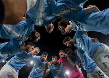 فوتبول إنسايدر حكم مباراة مانشستر سيتي ونيوكاسل انحاز لـ عمر مرموش