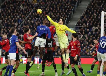 فيديو مانشستر يونايتد يتخطى إيفرتون بصعوبة في الدوري الإنجليزي