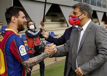 لابورتا يكشف تفاصيل جديدة بشأن رحيل ميسي عن برشلونة انتظرت شهر ا من أجله