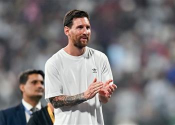 ميسي يتمسك بموقفه بشأن انتخابات رئاسة برشلونة