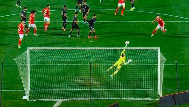 تصدي علي لطفي يحرم مروان عطيه من تسجيل هدف رائع في مرمي زد