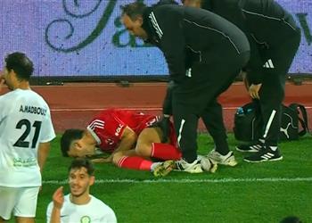 فيديو زيزو يغادر مباراة الأهلي والبنك الأهلي مصاب ا