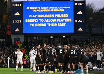 منظمة شهيرة تدين تعدي جمهور ليدز على لاعبي مانشستر سيتي لحظة الإفطار