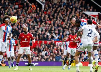 فيديو مانشستر يونايتد يفوز على كريستال بالاس بثنائية في الدوري الإنجليزي