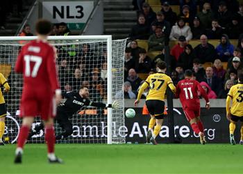 فيديو محمد صلاح يسجل وليفربول يتلقى خسارة قاتلة أمام ولفرهامبتون في الدوري الإنجليزي