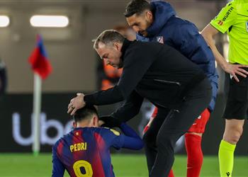 فليك خاطرت بلاعب برشلونة أمام أتلتيكو مدريد وعلي الحديث مع أطباء الفريق