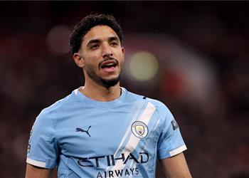 ذا أتلتيك عمر مرموش ومهاجم إفريقي ضمن اهتمامات برشلونة لتعويض ليفاندوفسكي