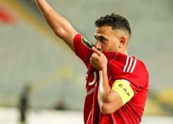 فيديو أسيست إمام عاشور تريزيجيه يسجل هدف الأهلي الأول أمام المقاولون العرب