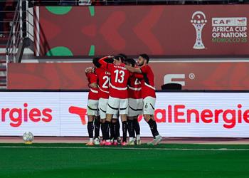وصول بعثة منتخب مصر إلى القاهرة بعد التعادل مع إسبانيا