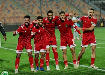 فيديو فريق يبتعد وآخر يقترب مودرن سبورت يهزم فاركو بهدف في الدوري المصري