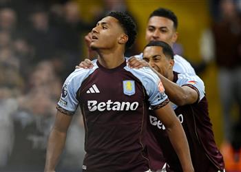 رجل مباراة ليفربول وأستون فيلا في الدوري الإنجليزي