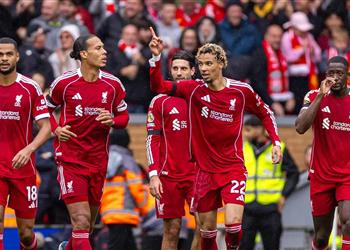 على غرار محمد صلاح نجم ليفربول يلوح بفسخ عقده والرحيل في الصيف