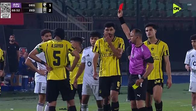 طرد احمد دحروج في مباراة وادي دجلة وزد بالدوري المصري