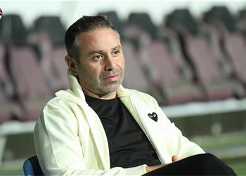 حازم إمام يدافع عن معتمد جمال يعمل في ظروف صعبة ولا يجب وصفه بهذا الأمر