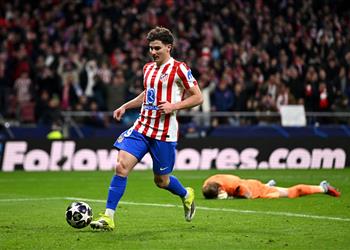 عملاق الدوري الإنجليزي يدخل سباق التعاقد مع جوليان ألفاريز