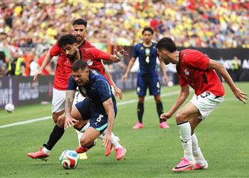 فيديو أليسون بيكر ورافينها يطلبان قميصي ثنائي منتخب مصر