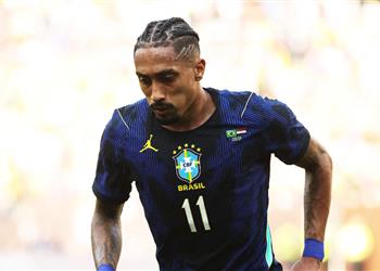 رافينها يدعم زميله في منتخب البرازيل بعد مباراة مصر أشعر بالحزن