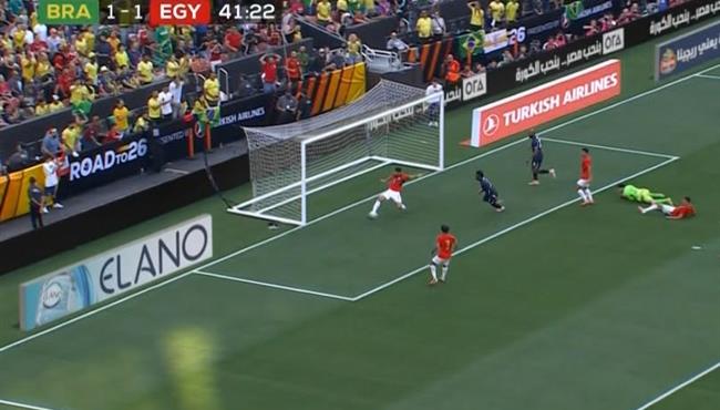 ياسر ابراهيم ينقذ مصر من هدف محقق للبرازيل من علي خط المرمي