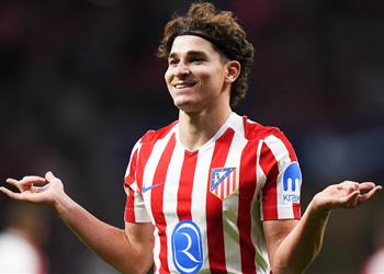 ساخر ا من ريال مدريد وبرشلونة أتلتيكو مدريد يرد على عرض بيريز لـ ألفاريز