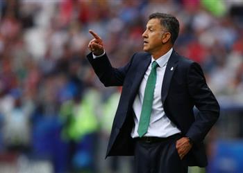 مدرب المكسيك لاعبونا تعرضوا لنزلة برد أمام ألمانيا