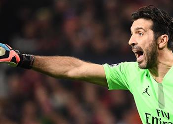 برشلونة يريد التعاقد مع بوفون