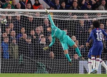 عرض إسباني لـ كيبا لإنقاذه من جحيم لامبارد في تشيلسي