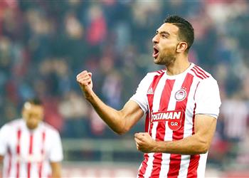 كوكا يشارك في فوز أولمبياكوس على باناثينايكوس بالدوري اليوناني