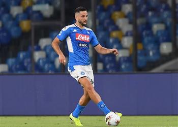 نابولي يعلن إصابة مانولاس قبل صدام برشلونة المرتقب بدوري الأبطال