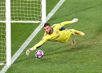 حارس ليون كنا نستطيع التقدم بهدفين على بايرن ميونخ ولا نشعر بالندم