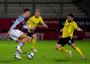 بالفيديو في غياب تريزيجيه ومشاركة المحمدي أستون فيلا يتخطى بورتون ويتأهل لدور الـ16 بـ كأس كاراباو