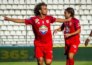 صحيفة يونانية عمرو وردة يتعرض لهجوم لفظي من جماهير بانيونيوس وناديه يرد