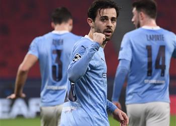 فيديو برناردو سيلفا يسجل هدف مانشستر سيتي الأول أمام بوروسيا مونشنجلادباخ