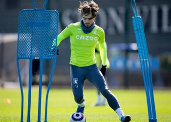 أستون فيلا يستعيد جريليش بعد تعافيه من الإصابة