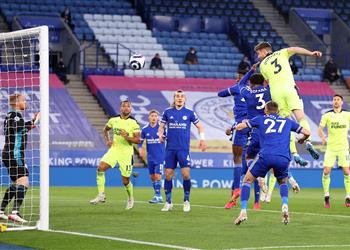 فيديو ليستر سيتي يسقط على أرضه برباعية أمام نيوكاسل في الدوري الإنجليزي