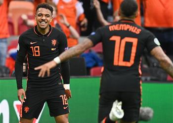 تقارير ليفربول يدخل في مفاوضات لضم دونيل مالين