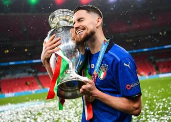 جورجينيو عن الكرة الذهبية لن أقارن نفسي بـ ميسي ولم يفز أحد بالألقاب أكثر مني