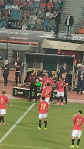 صوره ل رد فعل زيزو وتريزيجيه وإمام عاشور بعد استبدالهم مبكرًا أمام روسيا