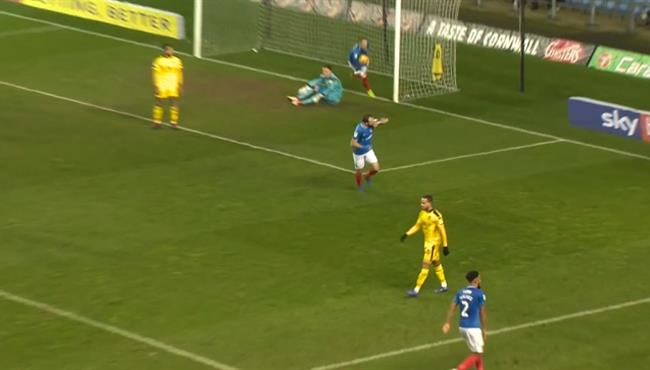 هدف عالمي في مباراة بورتسموث وأكسفورد بدوري الدرجة الثانية الانجليزي