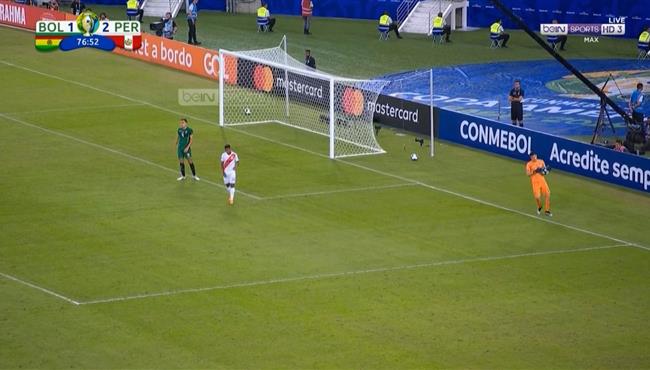 اربع تصديات لحارس مرمي بوليفيا في دقيقتين امام بيرو