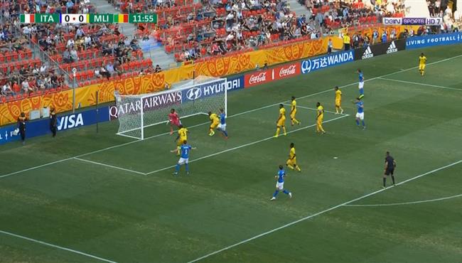 هدف كوميدي في مباراة ايطاليا ومالي كاس العالم للشباب