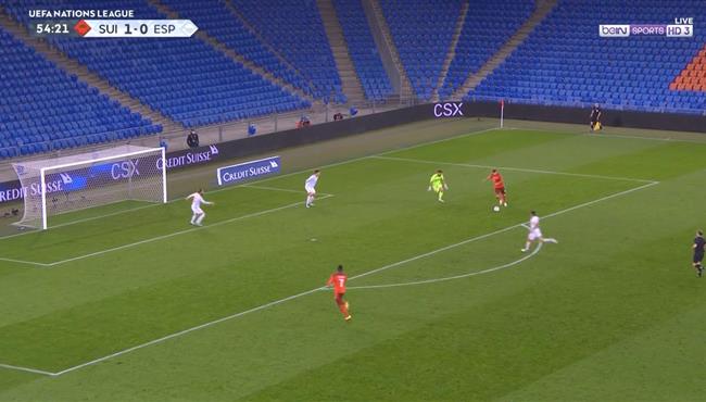 انقاذ رائع من راموس لمرمي اسبانيا بعد خطأ قاتل من اوناي سيمون