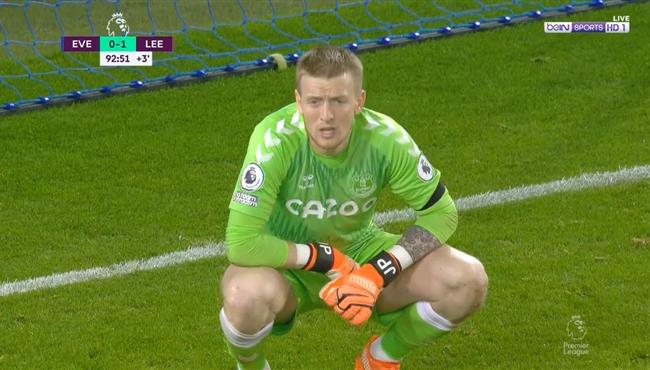 تصدي بيكفورد الرائع ينقذ مرمي ايفرتون من هدف ليدز الثاني
