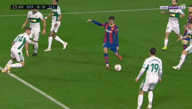 ترينكاو يتلاعب بدفاع التشي ويهدر هدف مؤكد لبرشلونة
