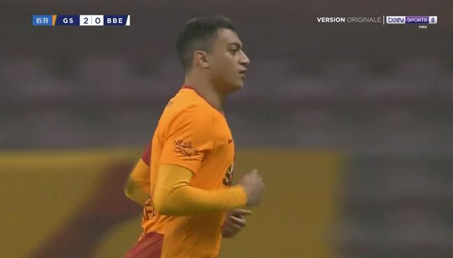 لحظة خروج مصطفى محمد فى مباراة جالطة سراي وارضروم بالدوري التركي