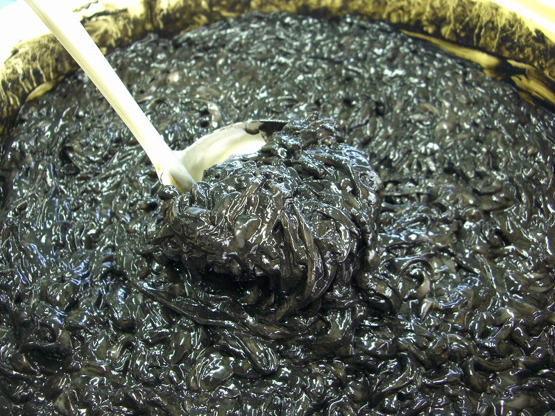 手間ひまかけて生み出すおいしさ