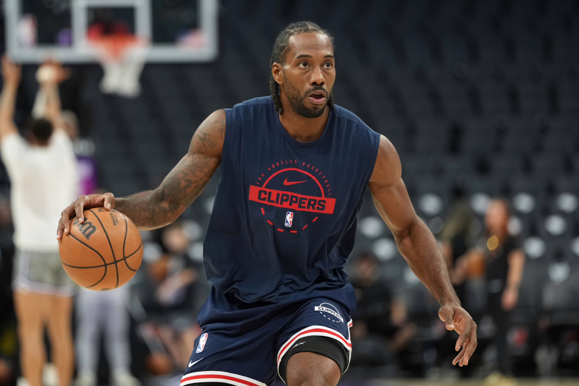 LA Clippers forward Kawhi Leonard (2) warms up before the game against the Sacramento Kings at Golden 1 Center.