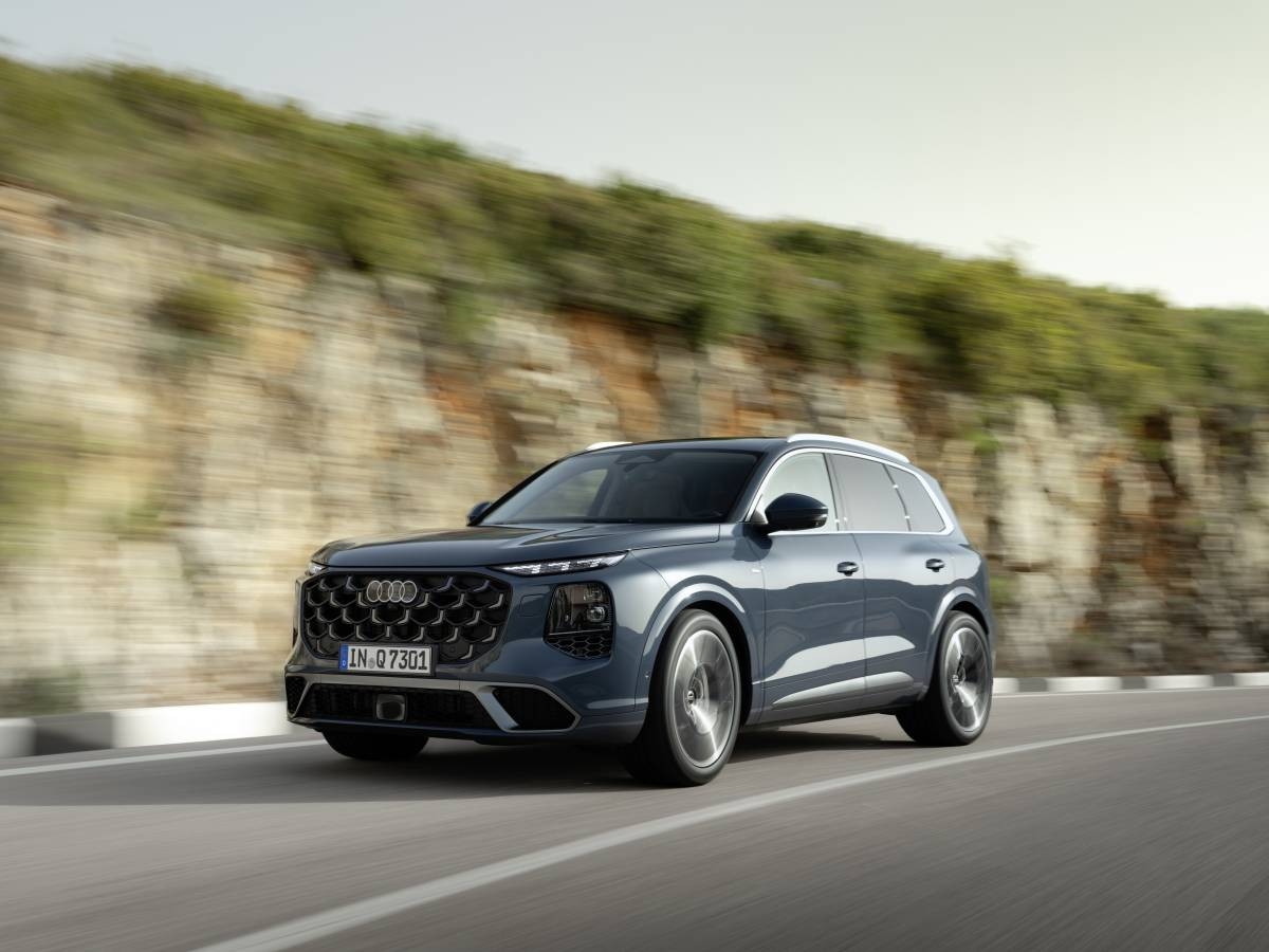 Audi's third-generation Q7 adopts a cleaner but more muscular look.