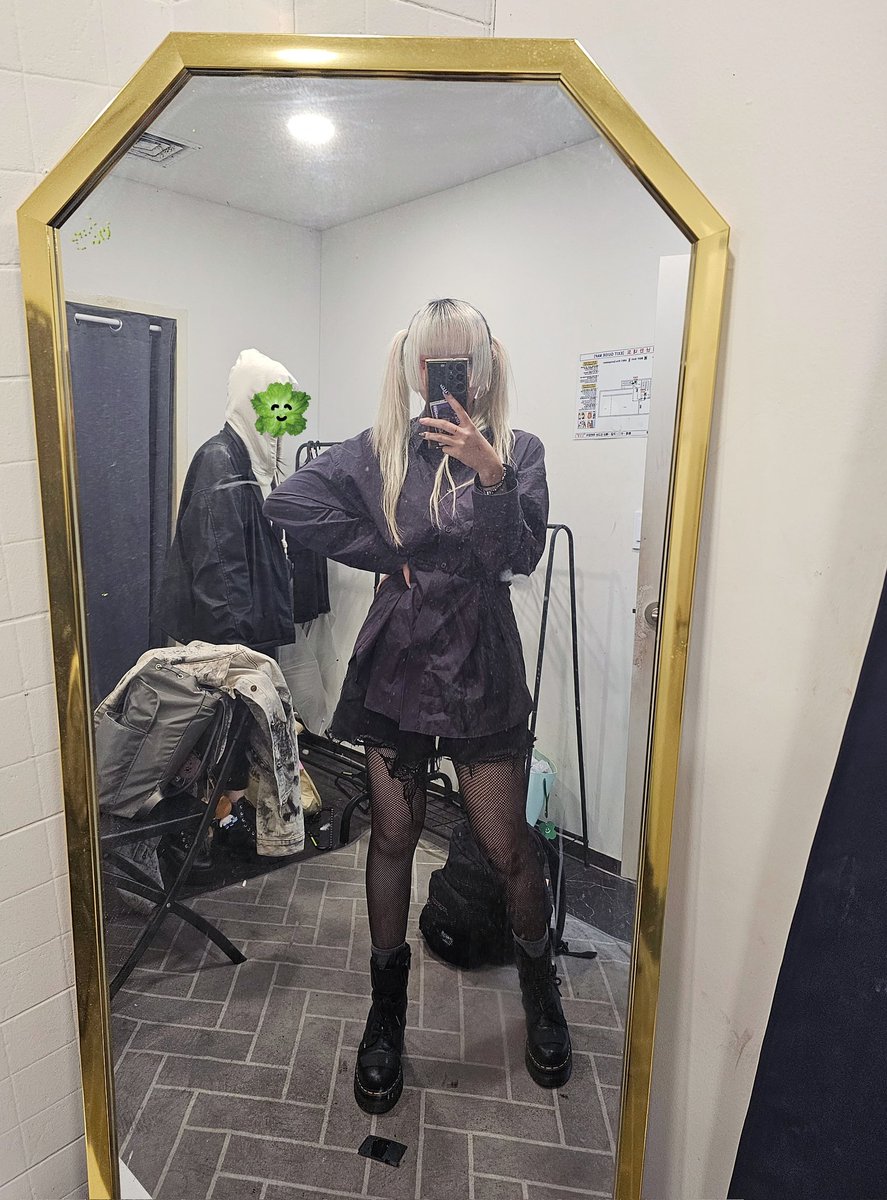 메나의 환복쇼
간지걷옷을 못입게된건 아쉽게 됐습니다...